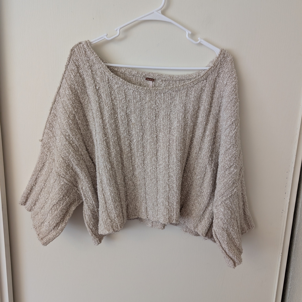 Free People Cropped Textured Knit Sweater in Taupe